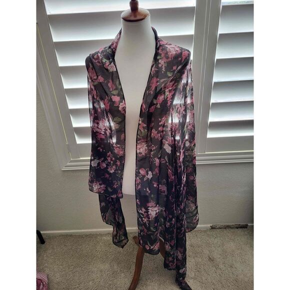 Scarf   - Picture 1 of 6